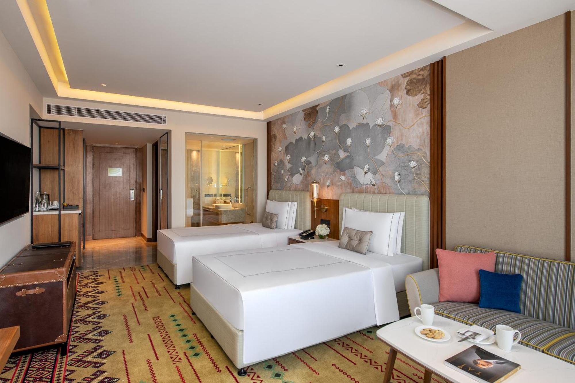 Taj Mussoorie Foothills, Dehradun Hotel ภายนอก รูปภาพ