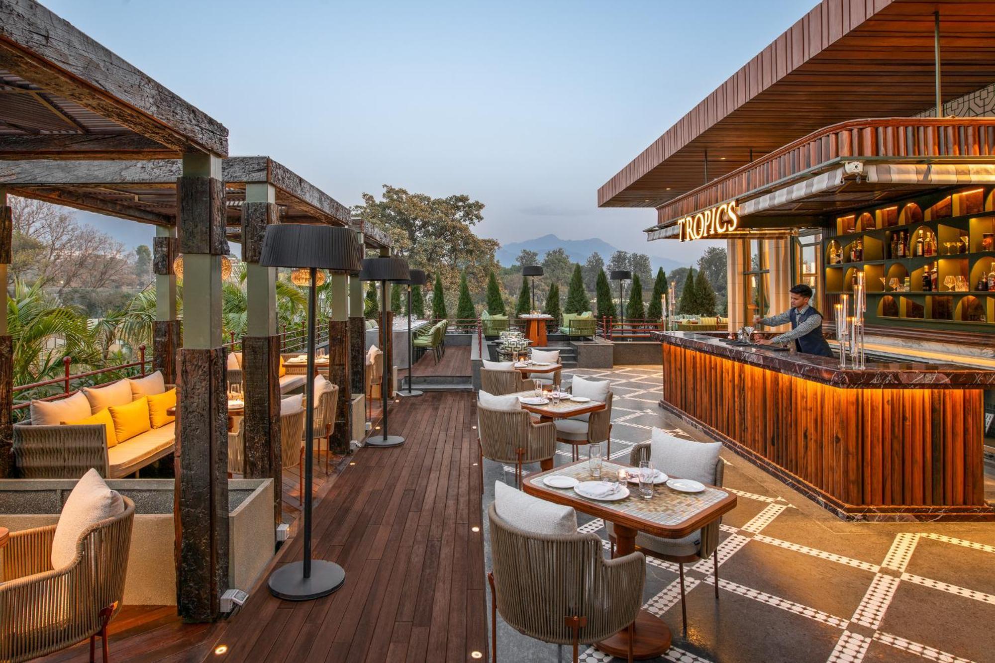 Taj Mussoorie Foothills, Dehradun Hotel ภายนอก รูปภาพ